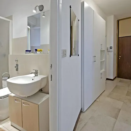Apartment Chiesa Rossa *