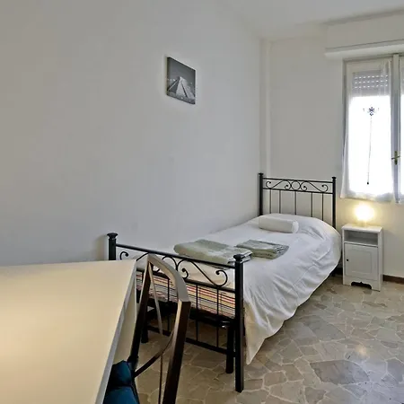 Chiesa Rossa Apartment Milan