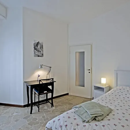 Chiesa Rossa Apartment *